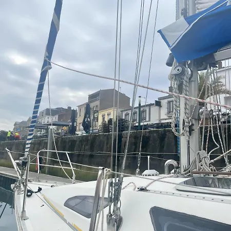 Matahari - Bateau Cocooning A Quai Les Sables-dʼOlonne
