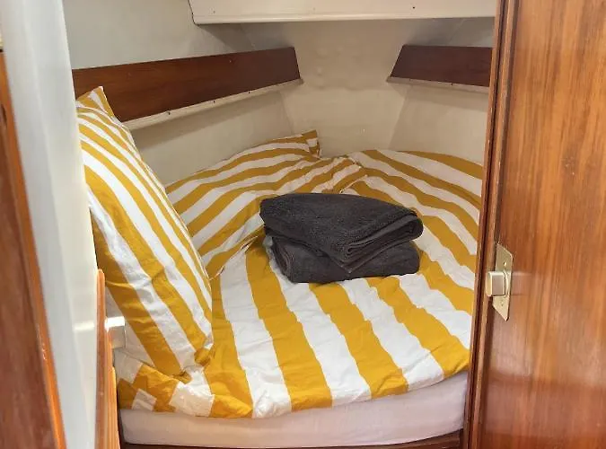 Matahari - Bateau Cocooning A Quai *