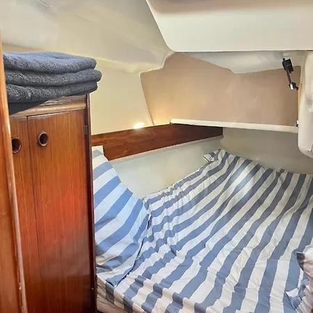 Bateau-hôtel Matahari - Bateau Cocooning A Quai *