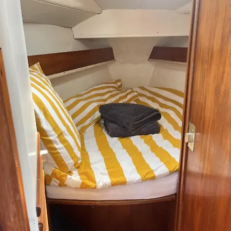 Matahari - Bateau Cocooning A Quai *