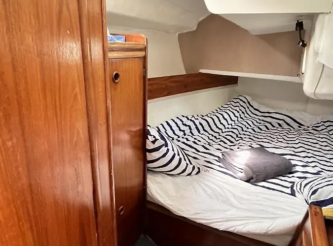 Matahari - Bateau Cocooning A Quai * Les Sables-dʼOlonne